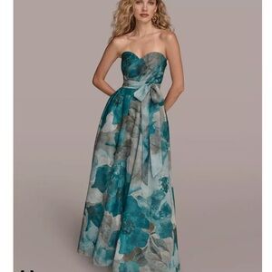 Elegant Strapless sweetheart Floral Dress